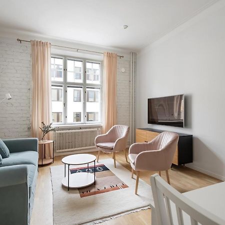 Wehost Fabulous 2Br In Prestigious Punavuori @Iso Roobertinkatu 26 Helsinki Dış mekan fotoğraf