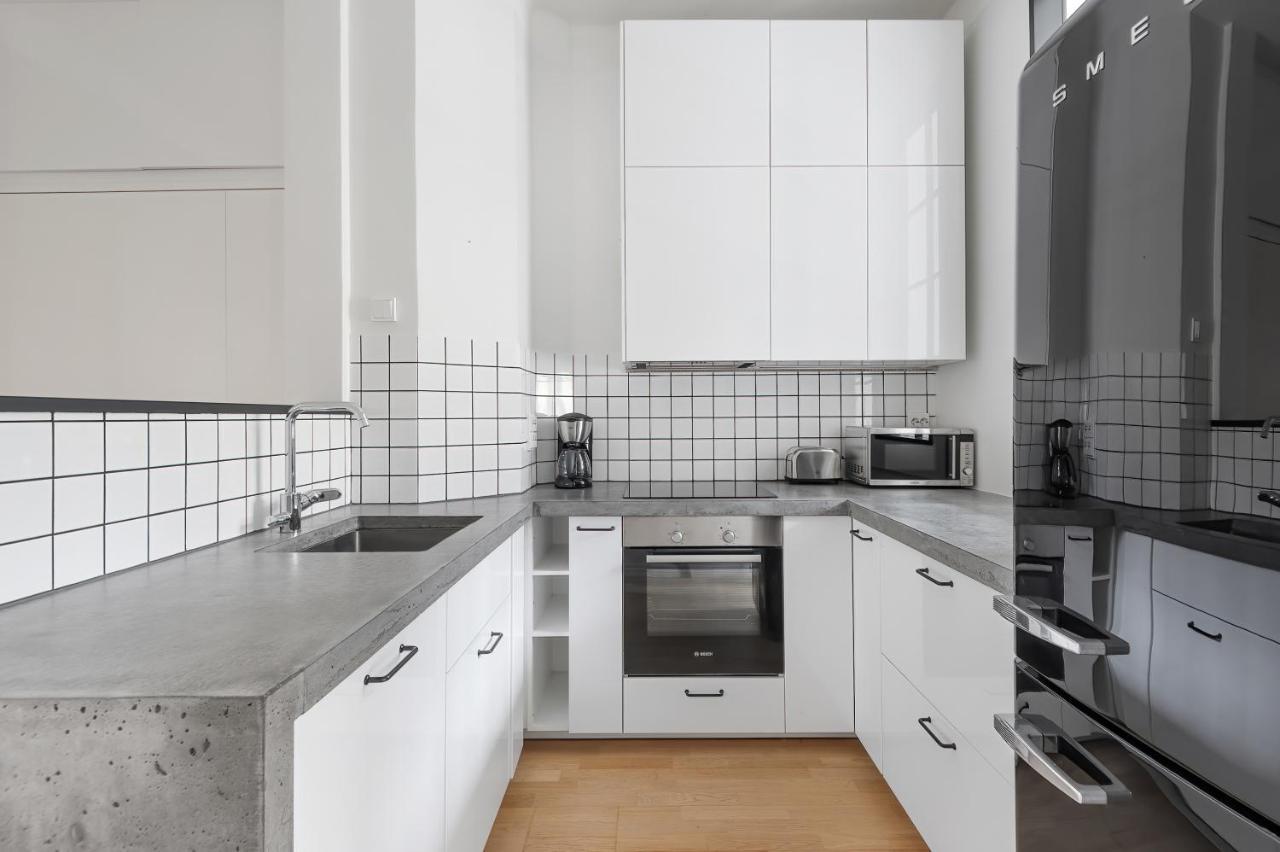 Wehost Fabulous 2Br In Prestigious Punavuori @Iso Roobertinkatu 26 Helsinki Dış mekan fotoğraf